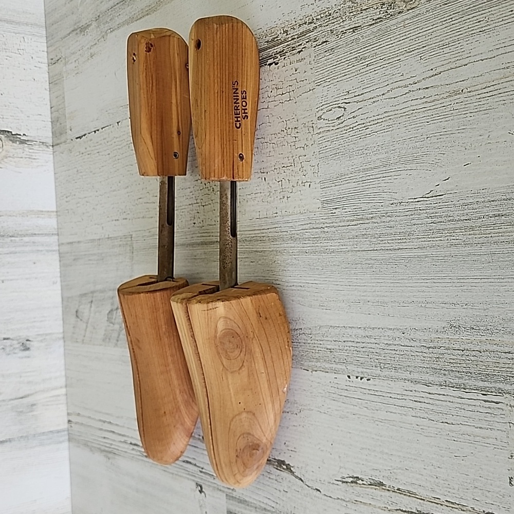 Chernin's wood shoe trees Size 9